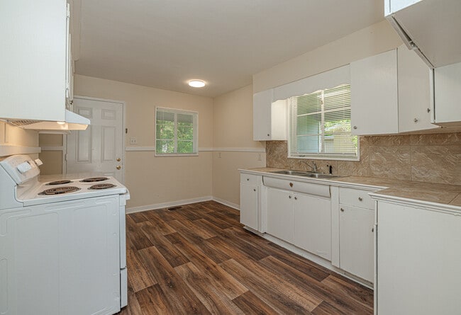 Photo - Oak Forest House