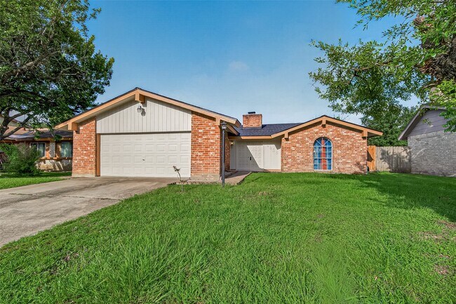 Foto del edificio - 8638 Little River Rd
