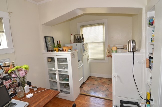Typical Kitchen - 1133 Fell St