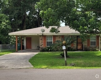 Building Photo - 402 Ulman Ave