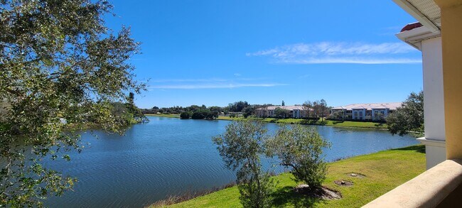 Building Photo - 1030 Villagio Cir