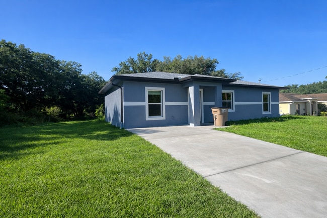 Foto del edificio - Beautiful 3 bedroom home Sw Lehigh Acres