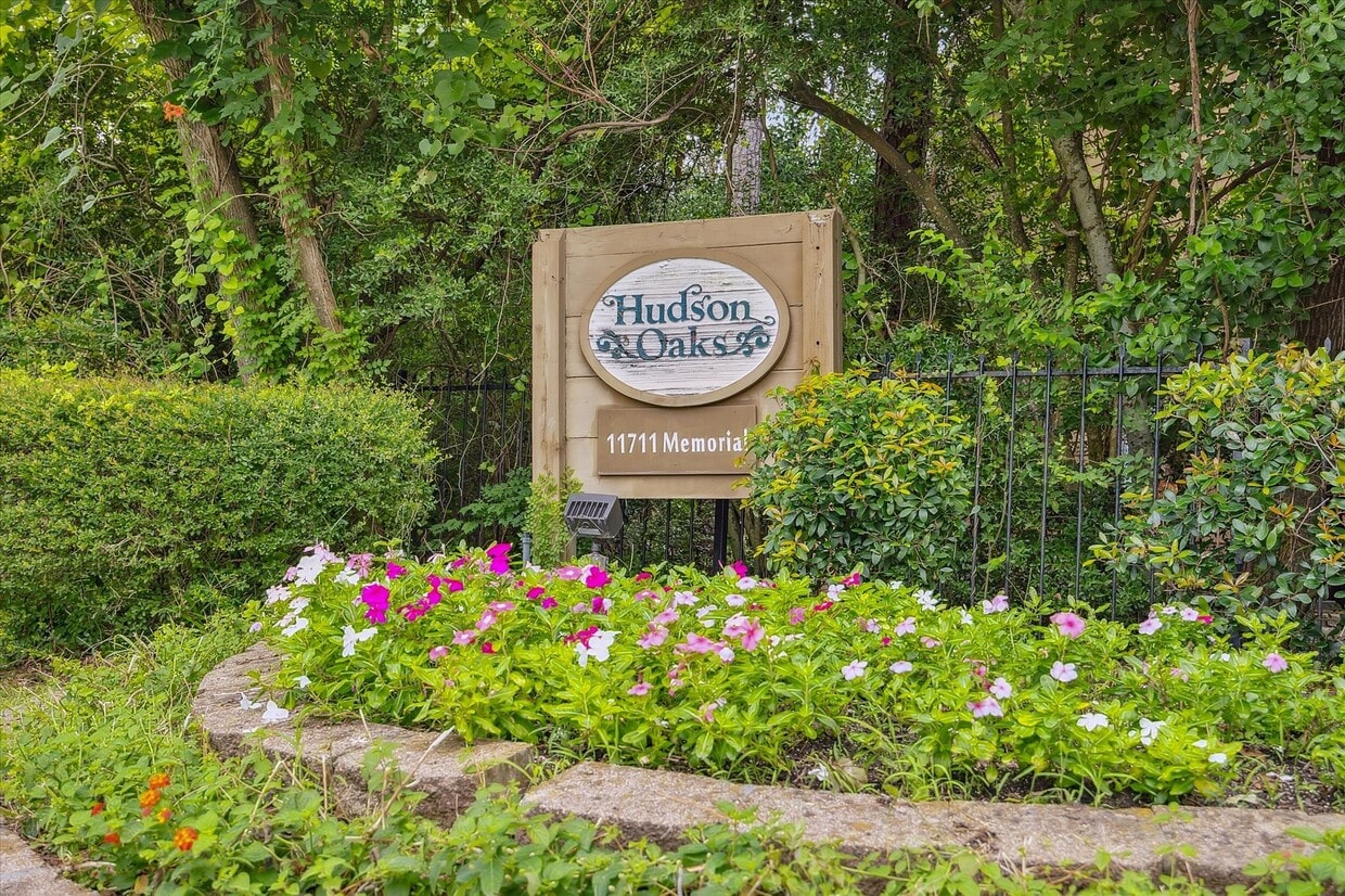 Foto principal - 11711 Memorial Dr