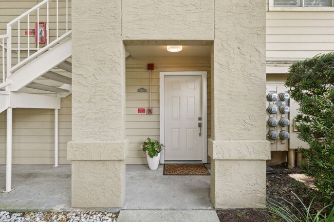 Building Photo - 9 Arbor Club Dr