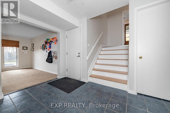 Photo du bâtiment - 1238 Barnwell Crescent