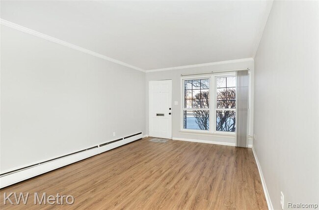 Foto del edificio - 2817 W 13 Mile Rd