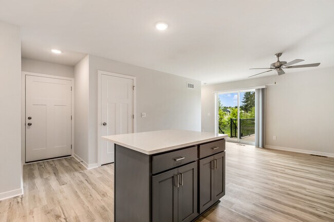 Foto del edificio - W219N16241 Primrose Ct