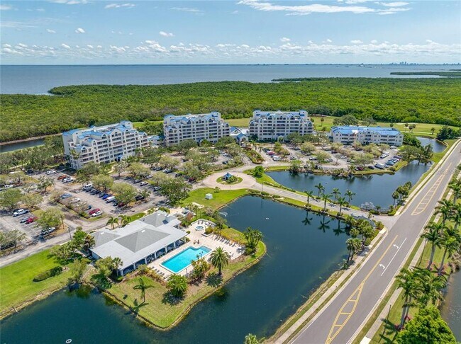 Foto del edificio - 2333 Feather Sound Dr