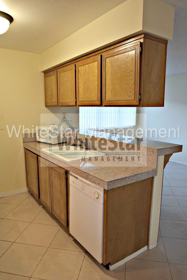 Building Photo - 72514 Edgehill Dr