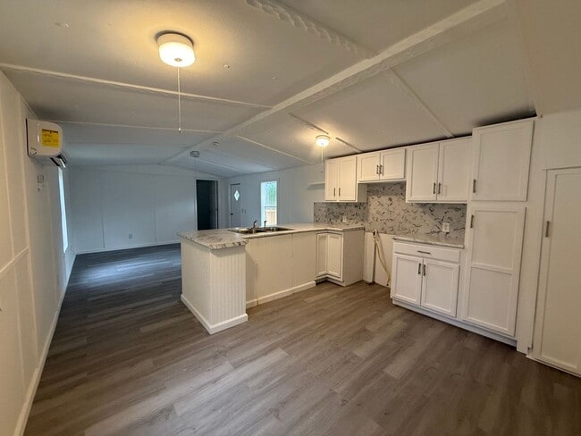 Building Photo - 3 Bedrooms, 1.5 Bathroom - Mobile home in Armuchee!
