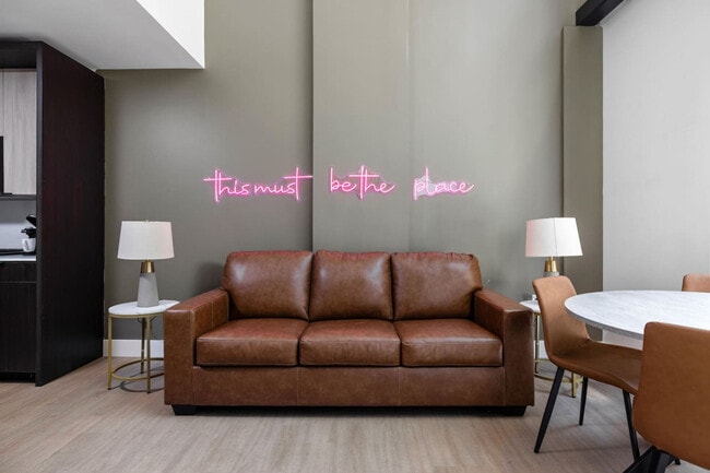 Building Photo - 421 N Pennsylvania St