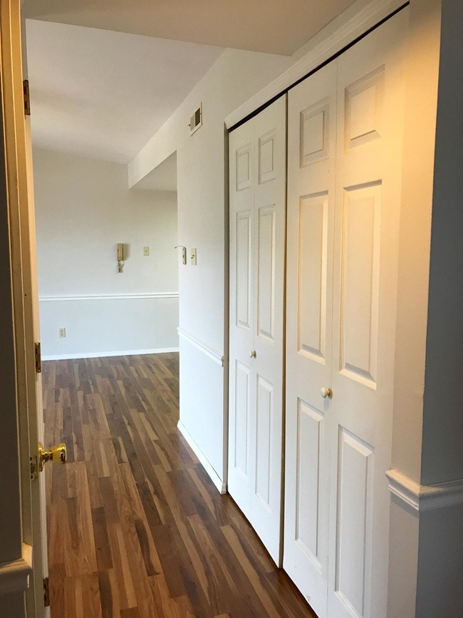 650 S Old Hwy 141 Unit I, Fenton, MO 63026 Room for Rent in Fenton