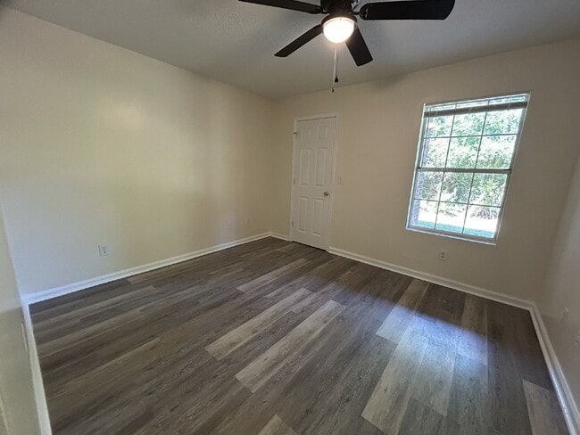 Building Photo - Condo for Rent