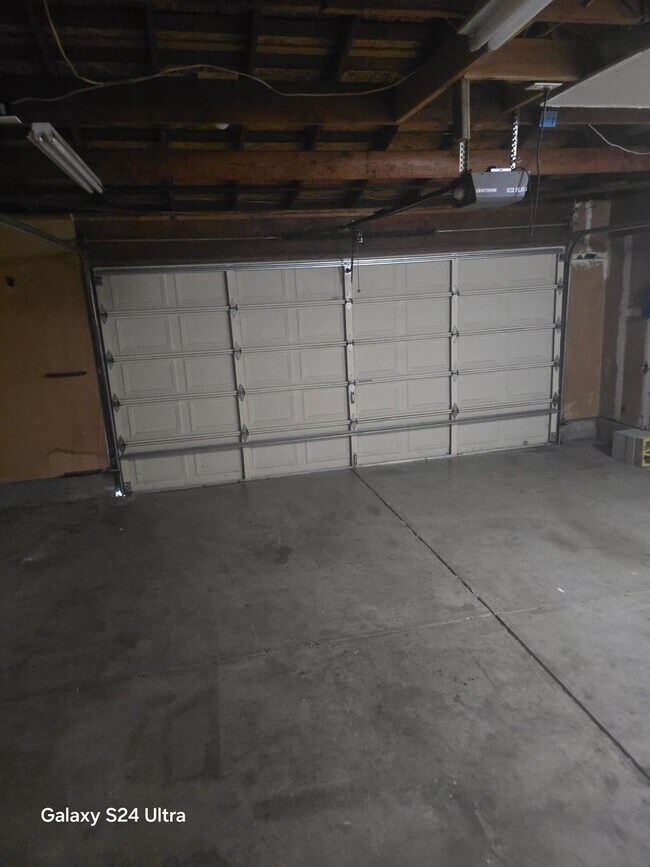 Building Photo - Vacaville Gem