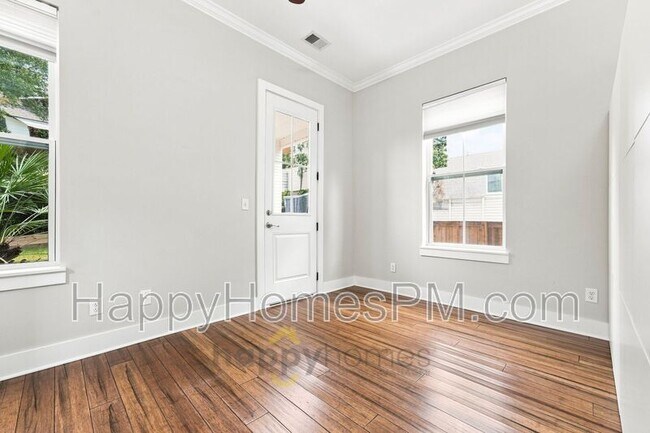 Foto del edificio - 4613 Oakwood Ave