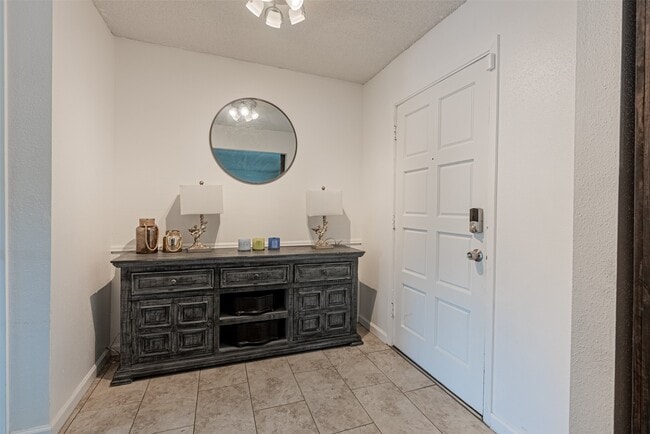 Building Photo - 12123 Monticeto Ln