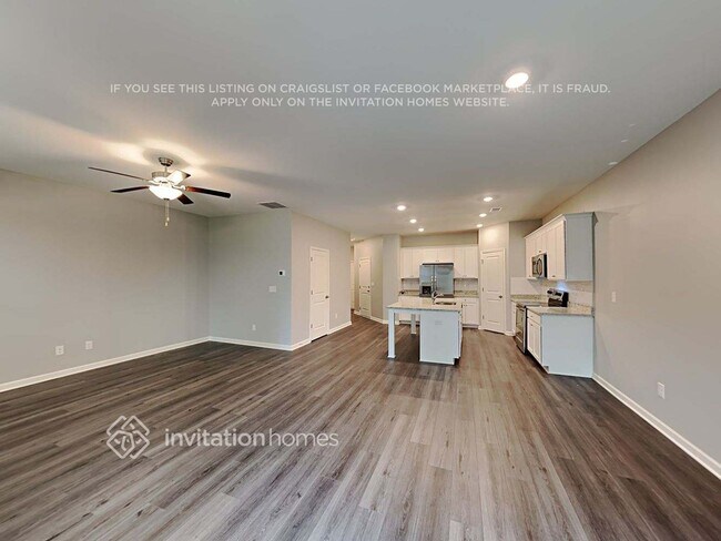 Foto del edificio - 131 Webster Cir