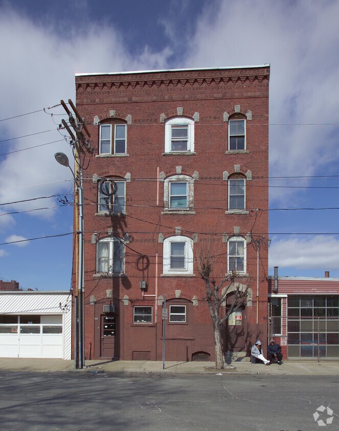 Foto del edificio - 605 S Bridge St