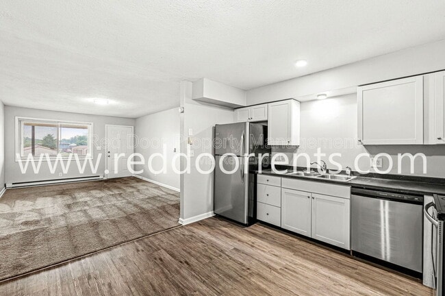 Building Photo - 10309 Medallion Dr