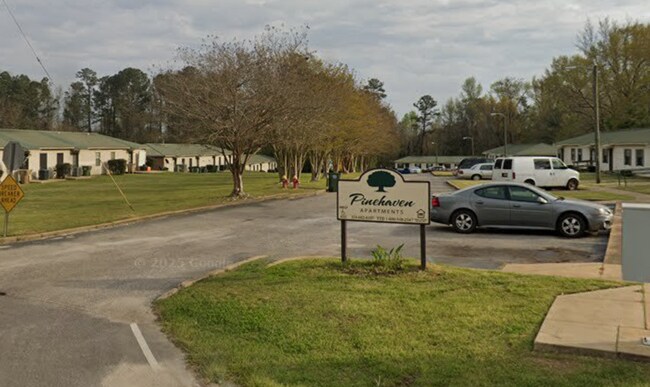 Foto del edificio - 1043 Whiskey Run Rd