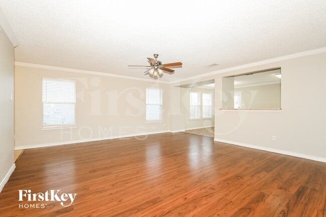 Building Photo - 2115 Van Zandt Dr