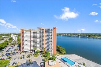 Building Photo - 1351 NE Miami Gardens Dr