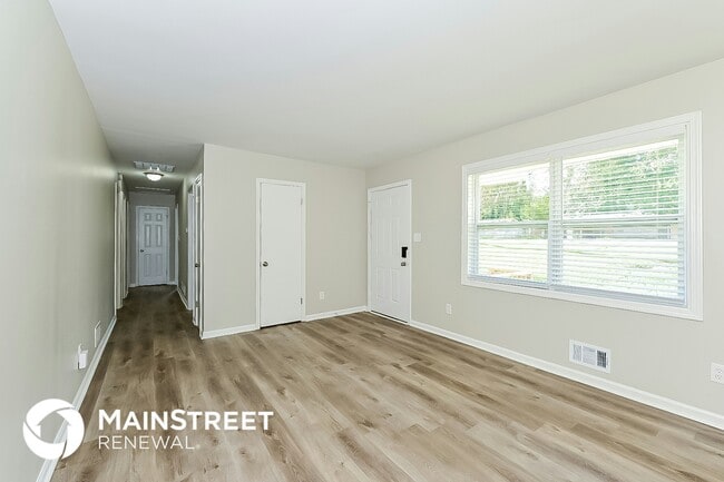 Building Photo - 2816 Knollview Dr