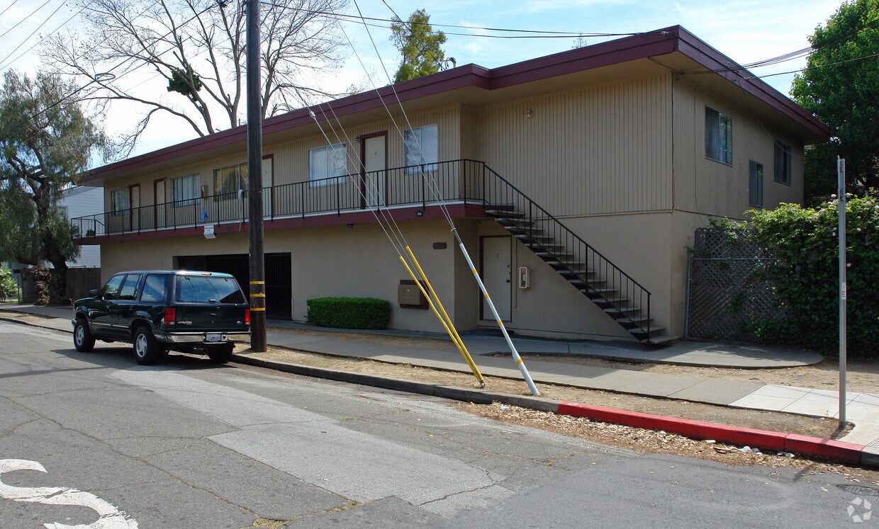 Foto del edificio - 602 Cypress Ave