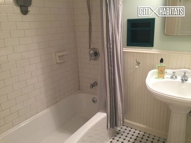 Foto del edificio - 244 W 138th St