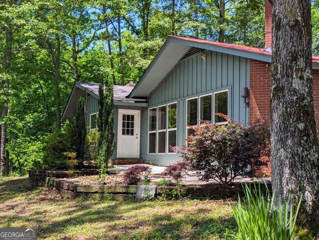 Building Photo - 1096 Boone Rd