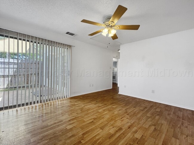 Building Photo - 536 Guerin Dr