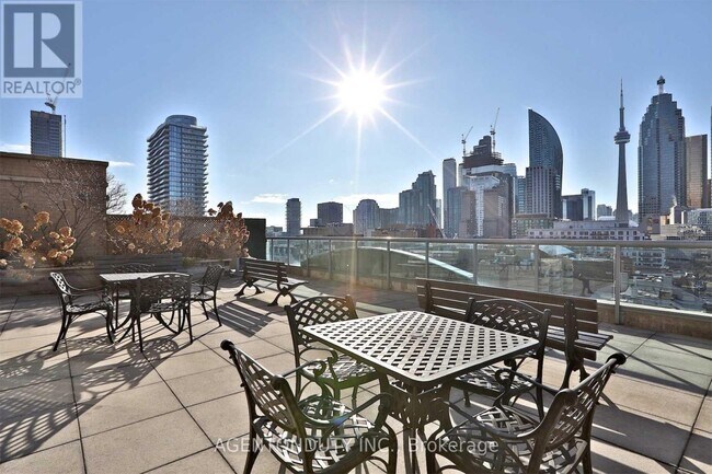 Photo du bâtiment - 109 Front St E