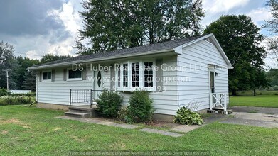 Building Photo - 11150 Beardslee Rd