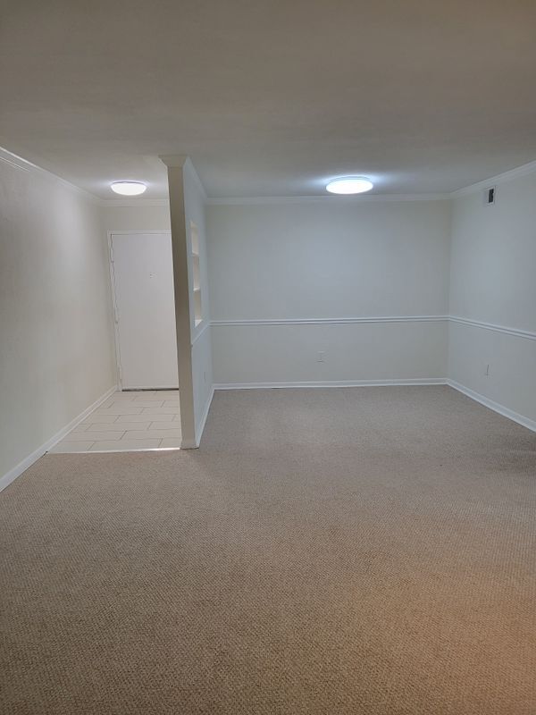 Foto del edificio - 9629 White Acre Rd