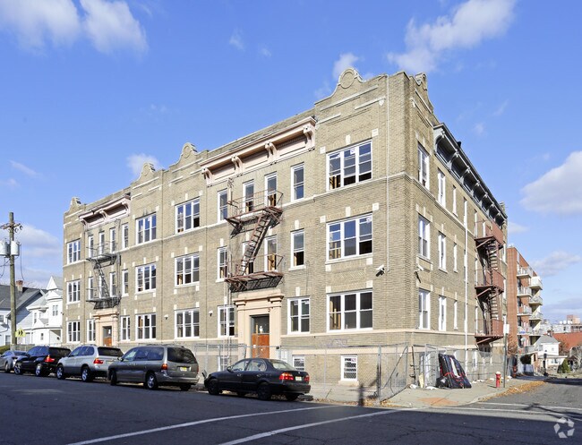 Building Photo - 158 Gregory Ave