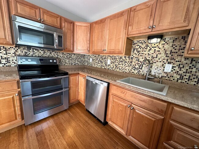 Foto del edificio - 26 Couch St