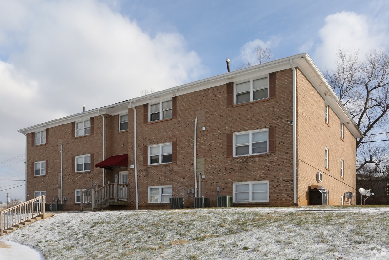 Daniel Court Apartments Lexington