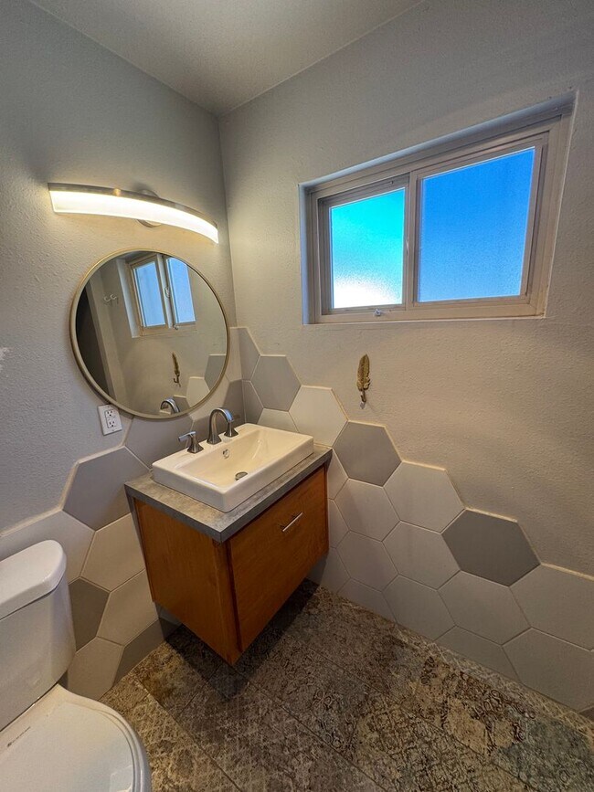 Foto del edificio - North Valley Charmer on Large Lot Near Historic 4th Street