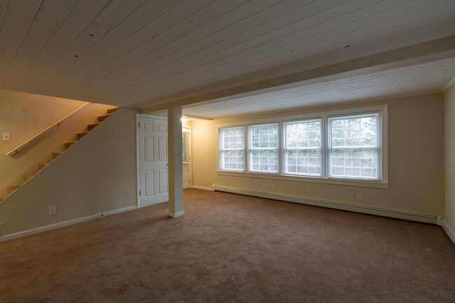 Building Photo - 28185 Alycekay St