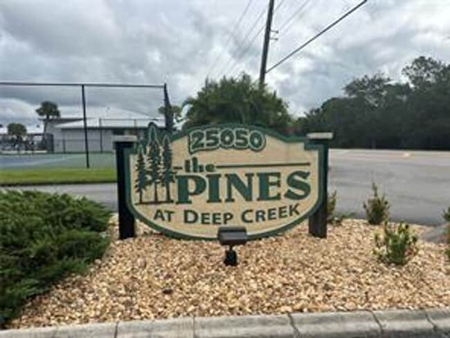 Building Photo - Ground Floor Condo 2/2  - Immediate Availability