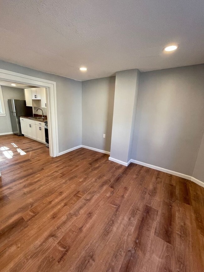 Building Photo - 57 Van Ness St