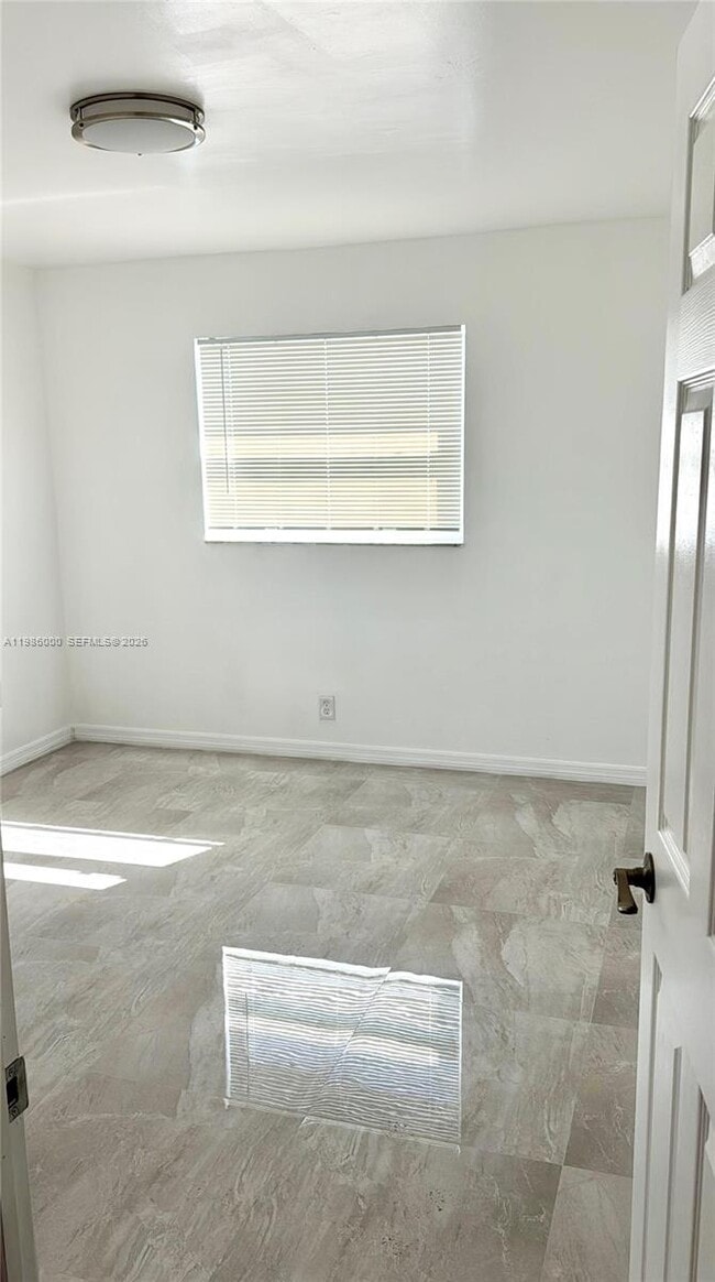 Foto del edificio - 6201 SW 37 Ct