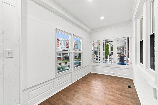 Building Photo - 269 S Hirst St