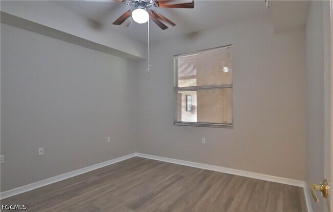 Building Photo - 8550 Kingbird Loop