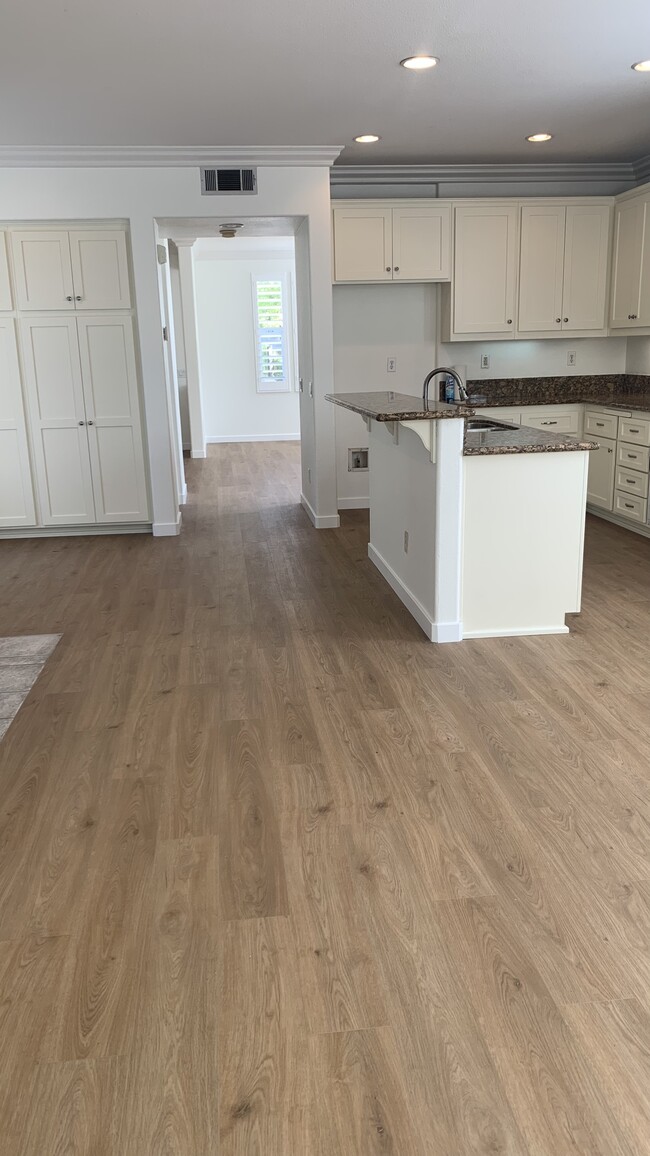 Building Photo - 569 Masters Cir