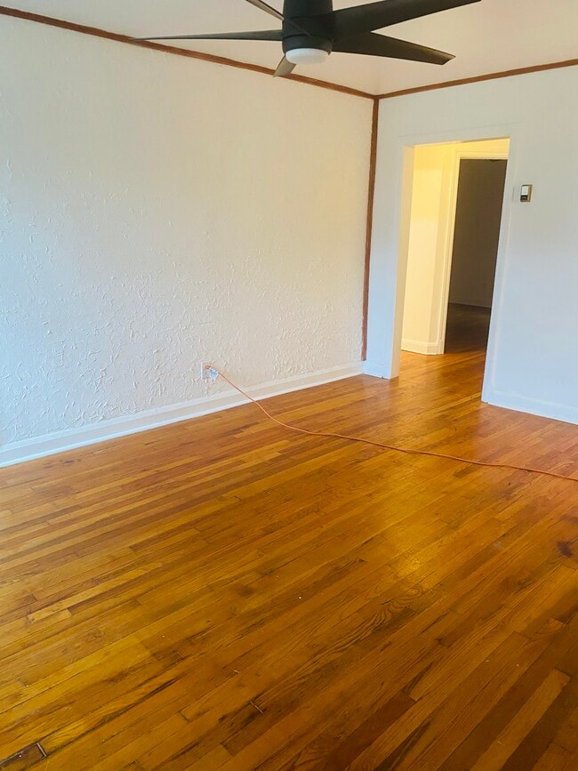 Living room - 1662 Northgate Rd