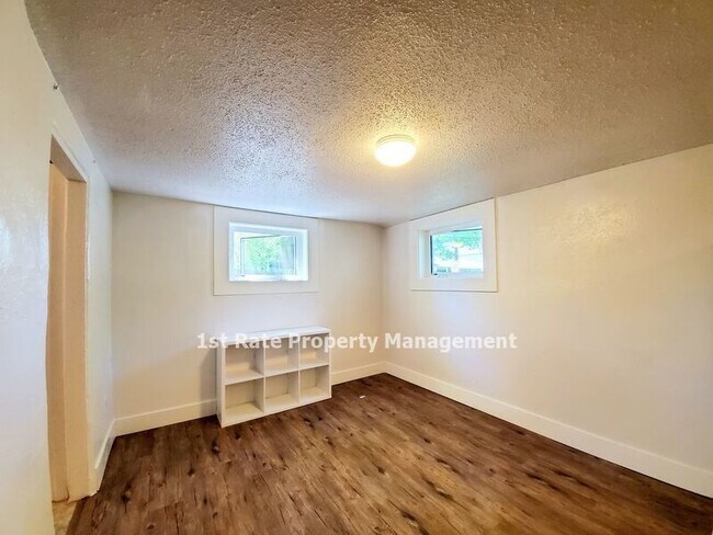 Building Photo - 1102 N 7th St