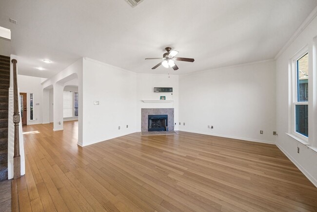 Building Photo - 4 Bedroom/2.5 Bath Peak At Promontory Subd...