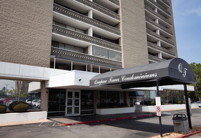 Foto del edificio - 700 E 9th St