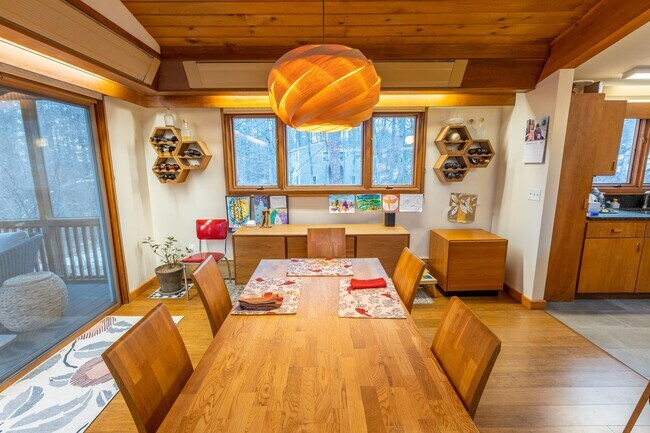 Foto del edificio - Amazing Location. Great Price!!